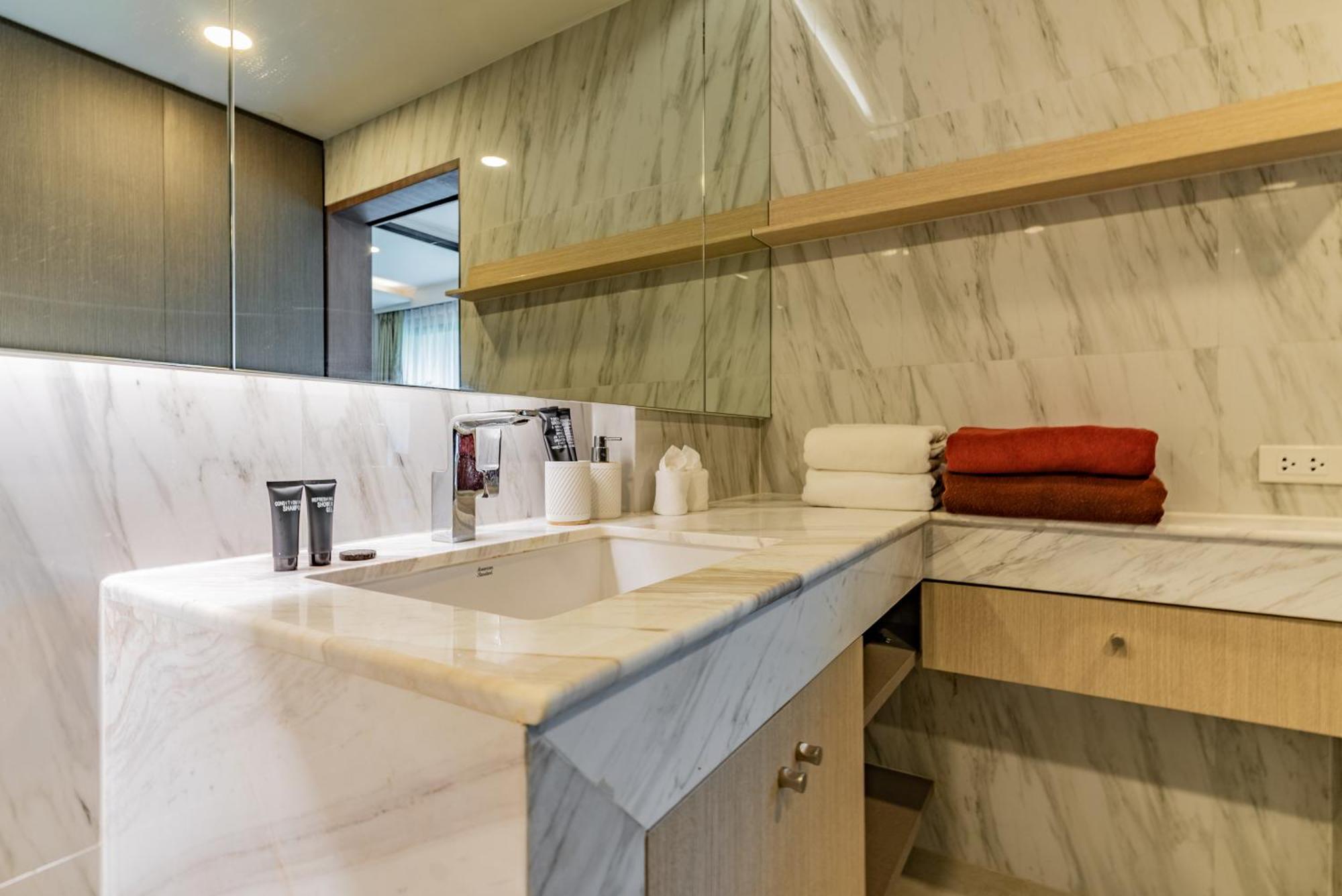 Panora Condo By Villacarte Surin Beach  Room photo